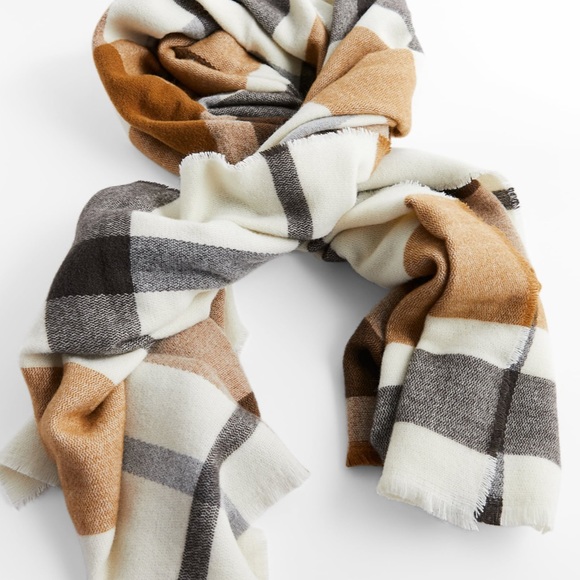 Zara Accessories - ZARA Plaid Scarf